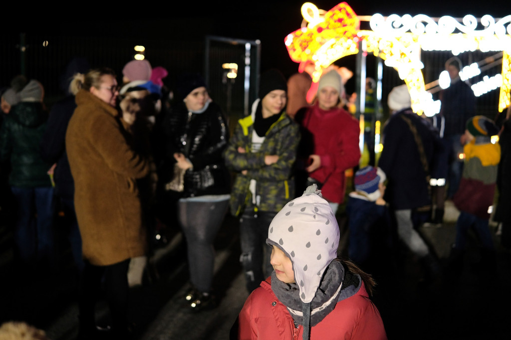 Sołtys zaprosił na strojenie choinki [FOTO]