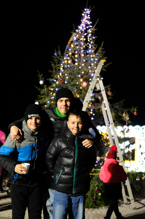 Sołtys zaprosił na strojenie choinki [FOTO]