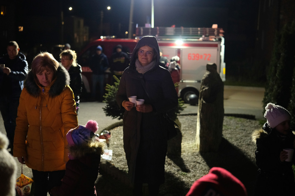 Sołtys zaprosił na strojenie choinki [FOTO]