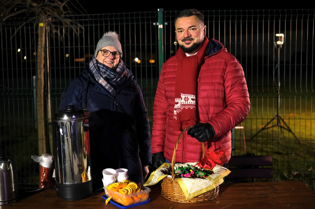 Sołtys zaprosił na strojenie choinki [FOTO]