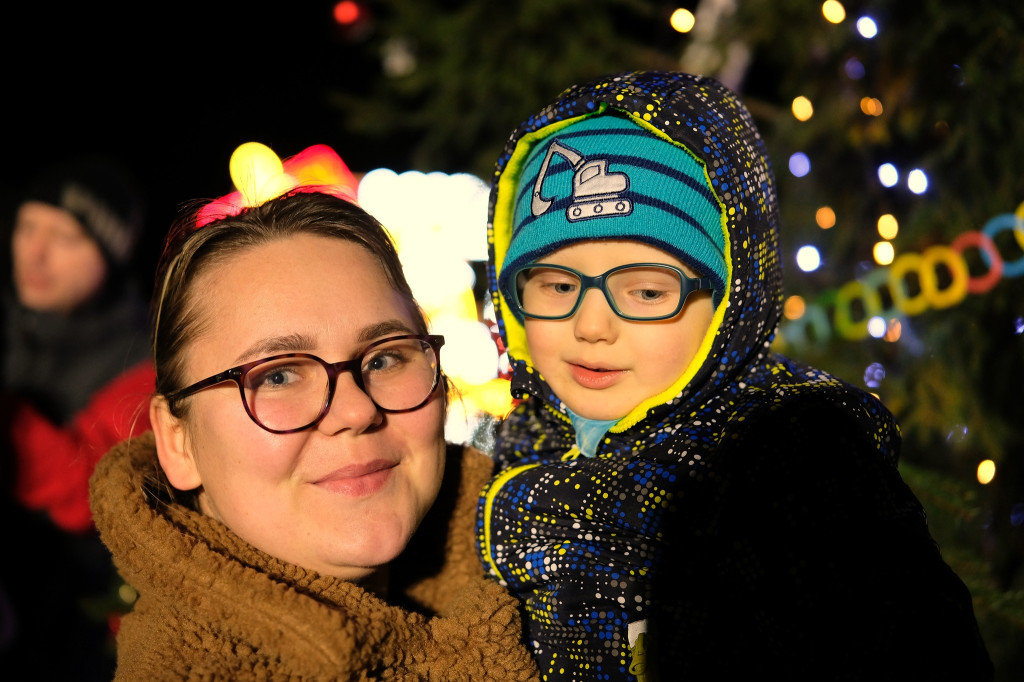 Sołtys zaprosił na strojenie choinki [FOTO]