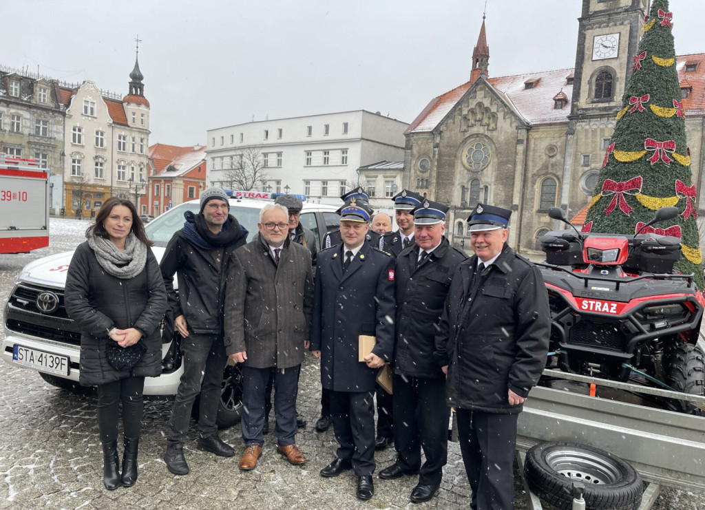 Tarnowskie Góry. Druhowie z OSP mają nowy quad i wóz