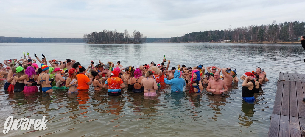 Sylwestrowie morsowanie. Do siego roku! [FOTO]