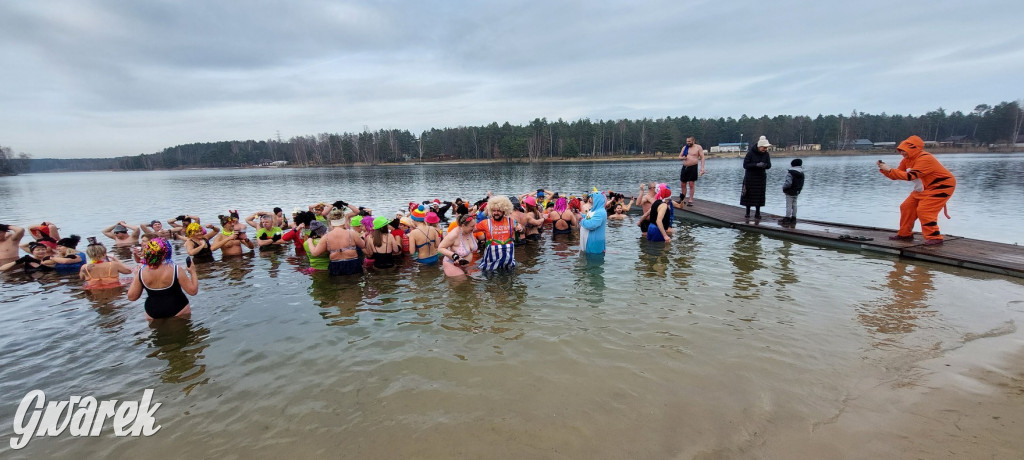 Sylwestrowie morsowanie. Do siego roku! [FOTO]