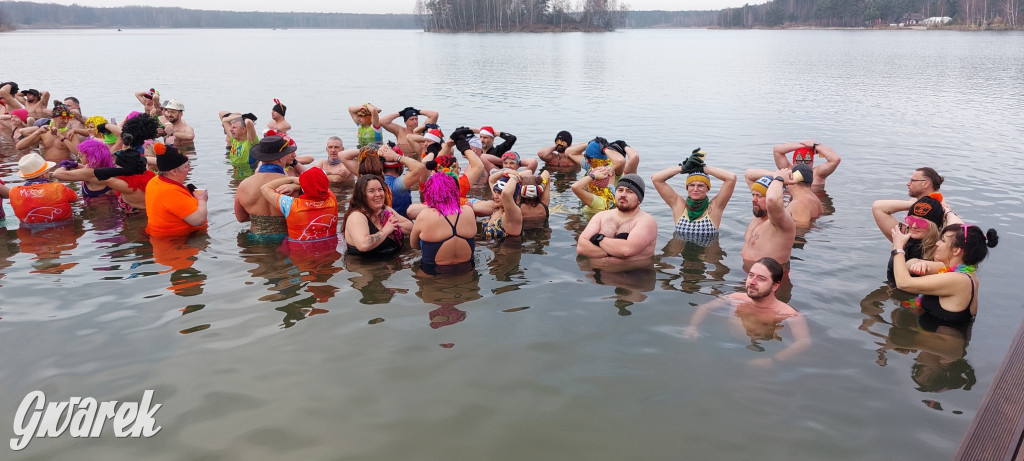 Sylwestrowie morsowanie. Do siego roku! [FOTO]