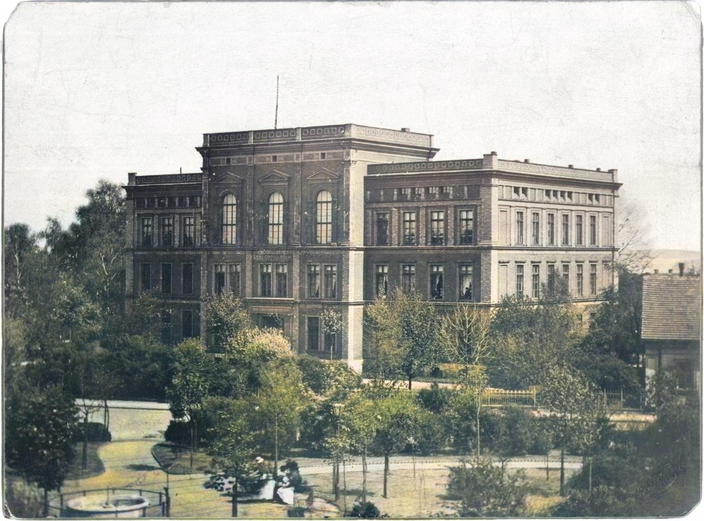 Budynek Staszica 125 lat temu