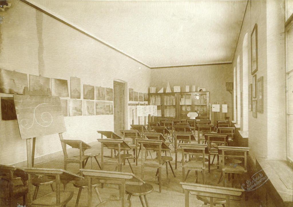 Budynek Staszica 125 lat temu