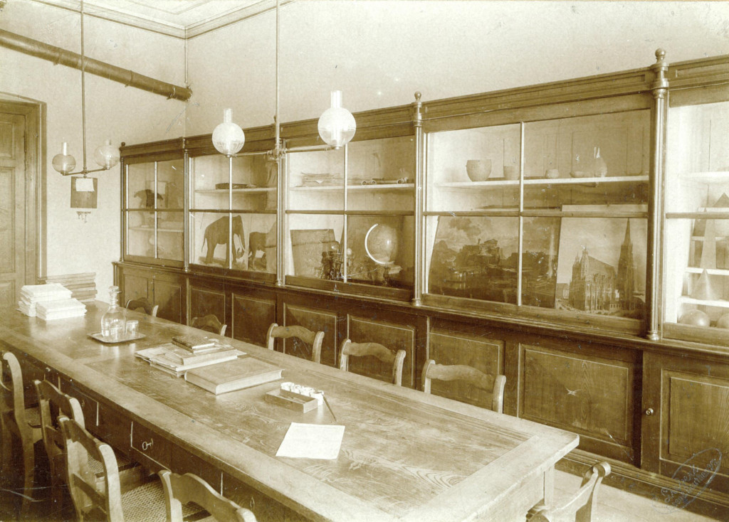 Budynek Staszica 125 lat temu