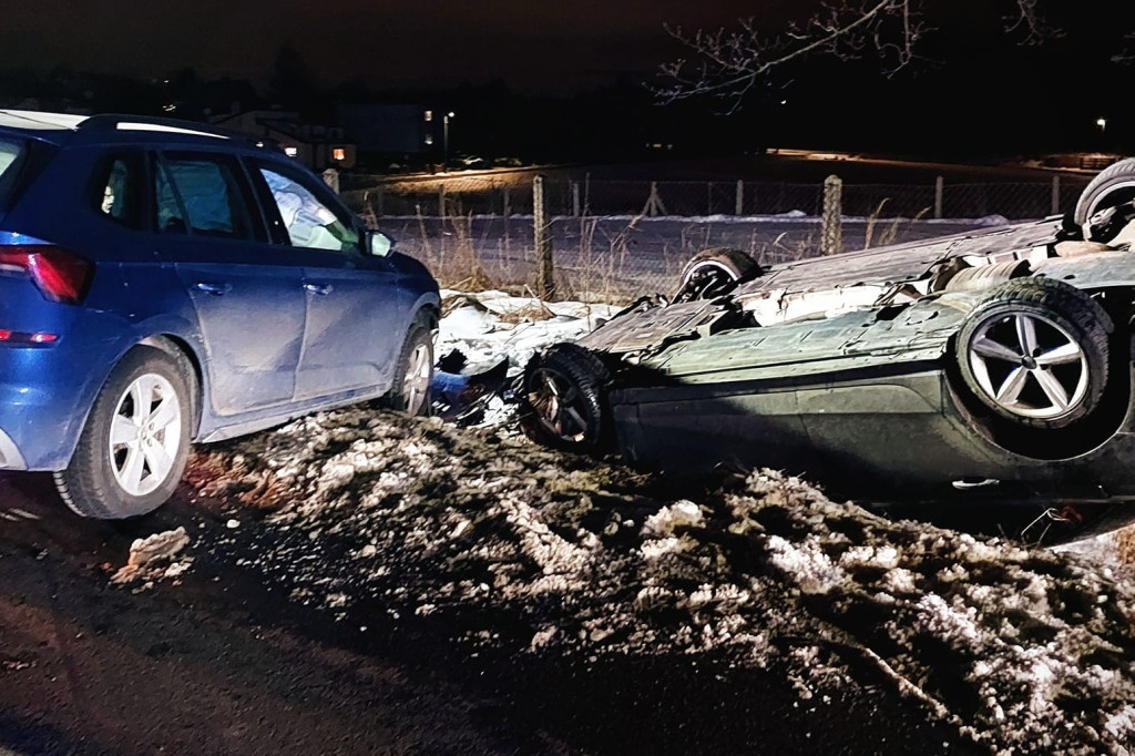 Audi w rowie. Policja z Tarnowskich Gór...