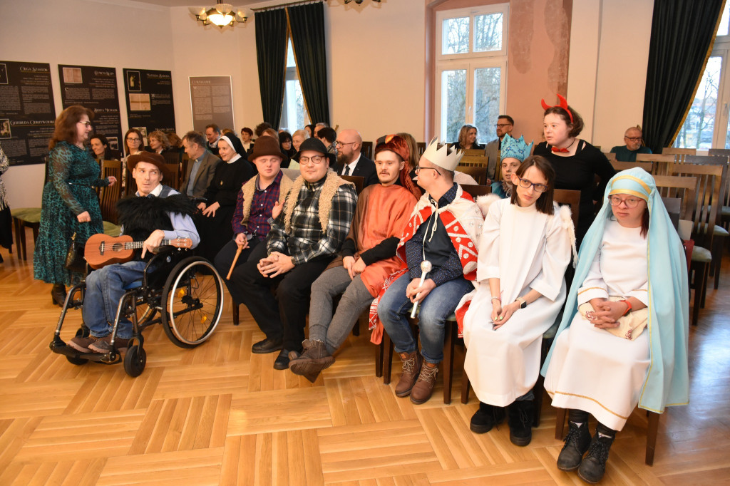 Pomagają innym. Wyróżniono ponad 30 osób [ZDJĘCIA]