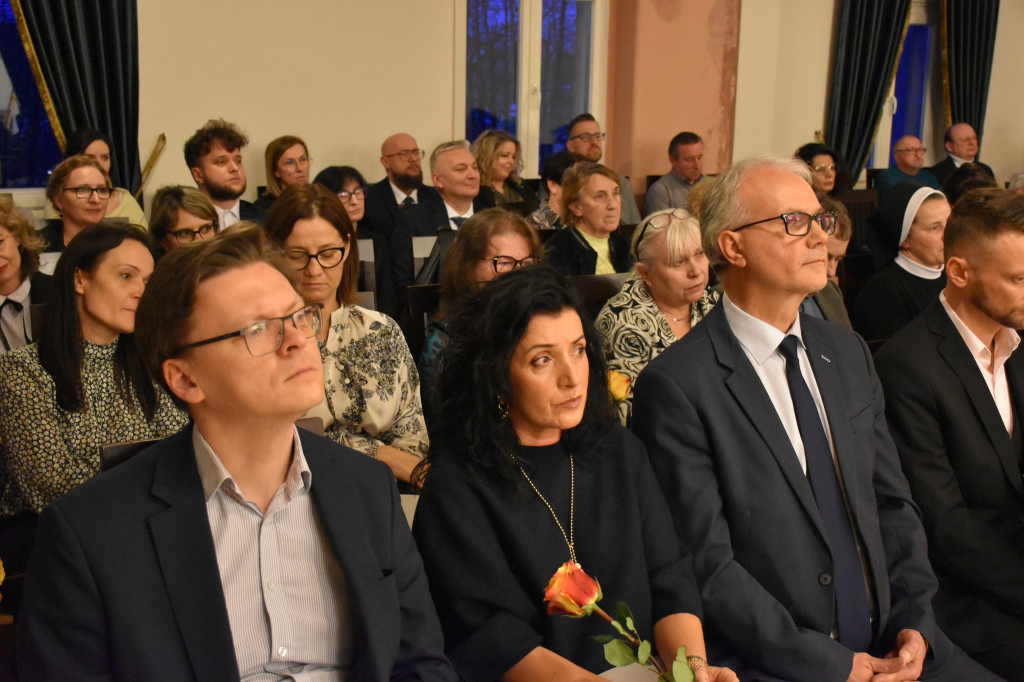 Pomagają innym. Wyróżniono ponad 30 osób [ZDJĘCIA]