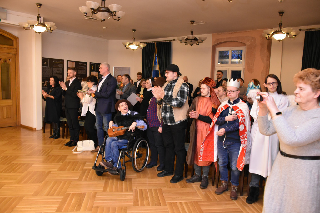 Pomagają innym. Wyróżniono ponad 30 osób [ZDJĘCIA]