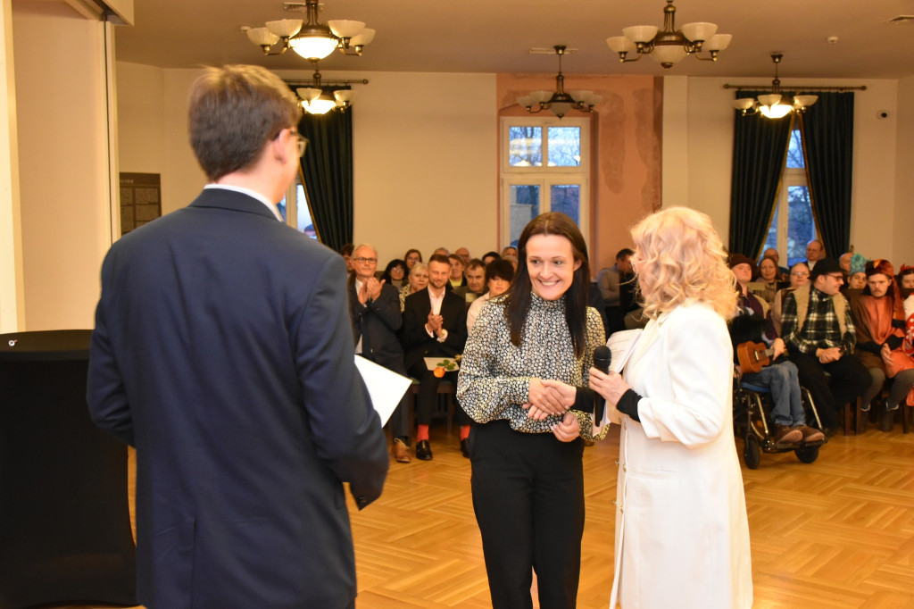 Pomagają innym. Wyróżniono ponad 30 osób [ZDJĘCIA]