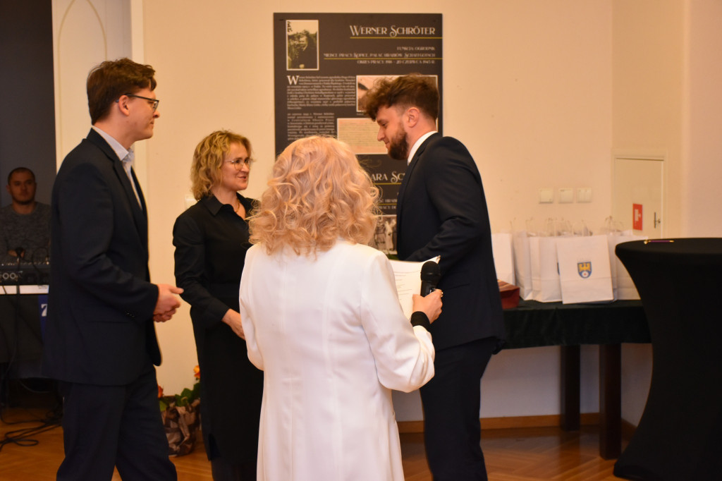 Pomagają innym. Wyróżniono ponad 30 osób [ZDJĘCIA]