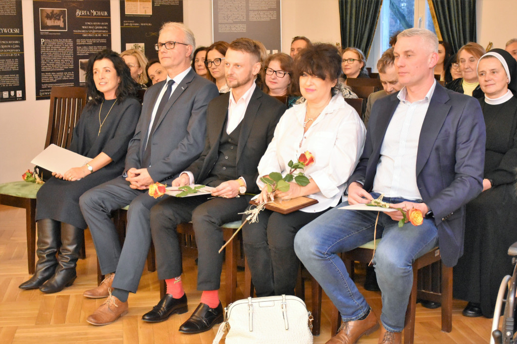 Pomagają innym. Wyróżniono ponad 30 osób [ZDJĘCIA]