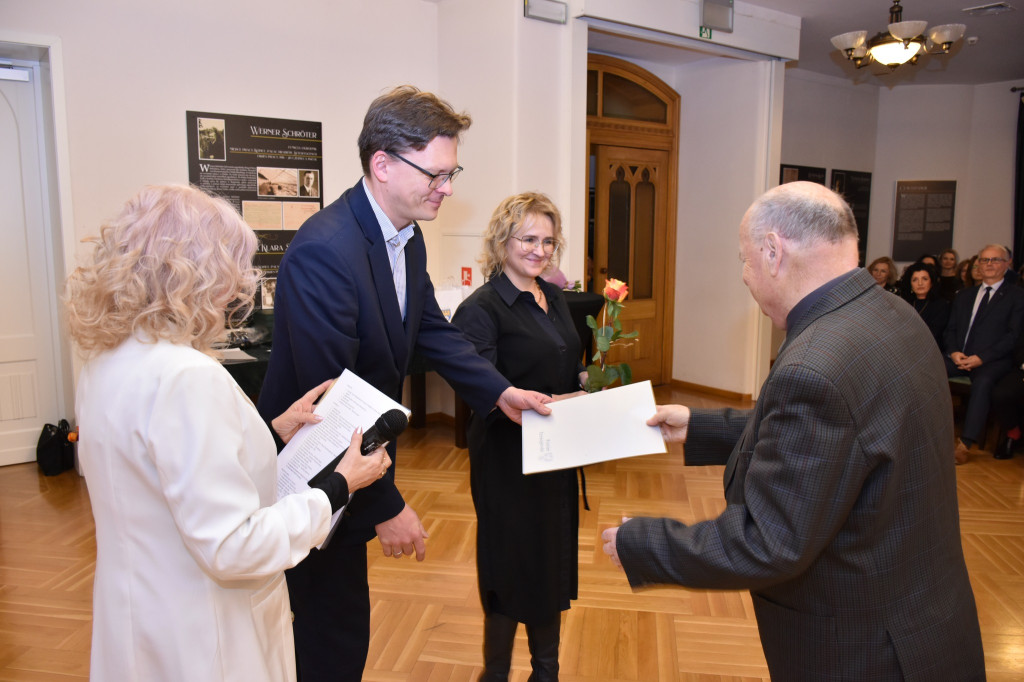 Pomagają innym. Wyróżniono ponad 30 osób [ZDJĘCIA]