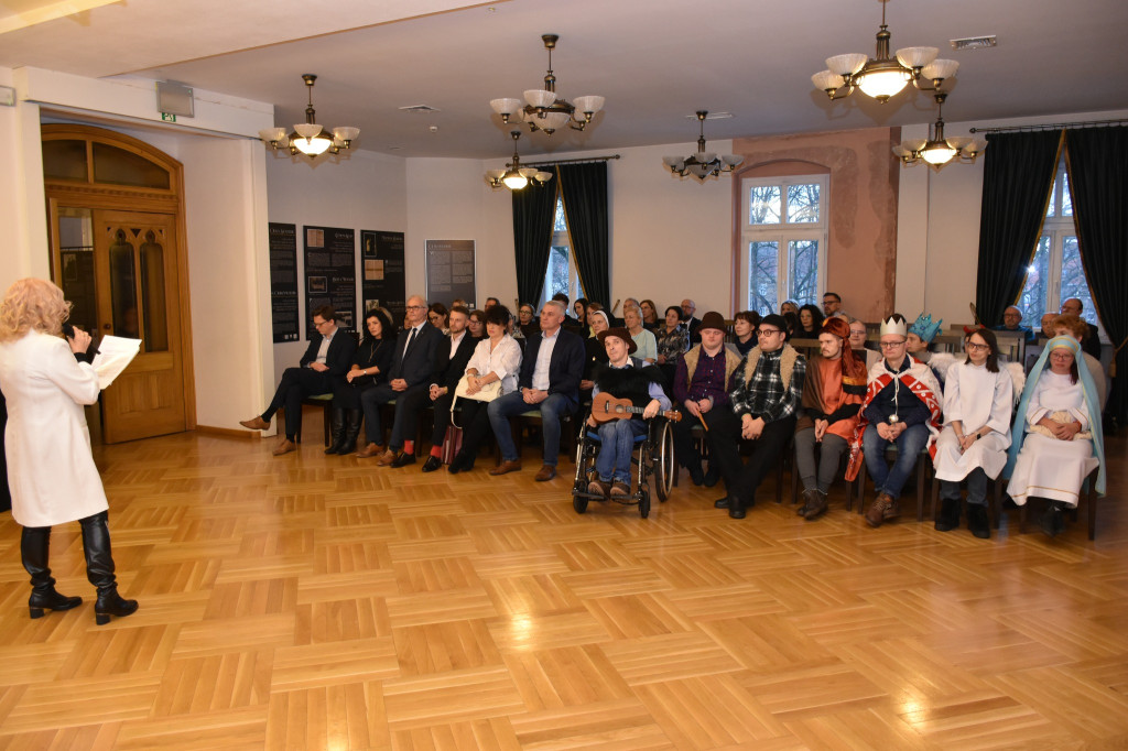 Pomagają innym. Wyróżniono ponad 30 osób [ZDJĘCIA]