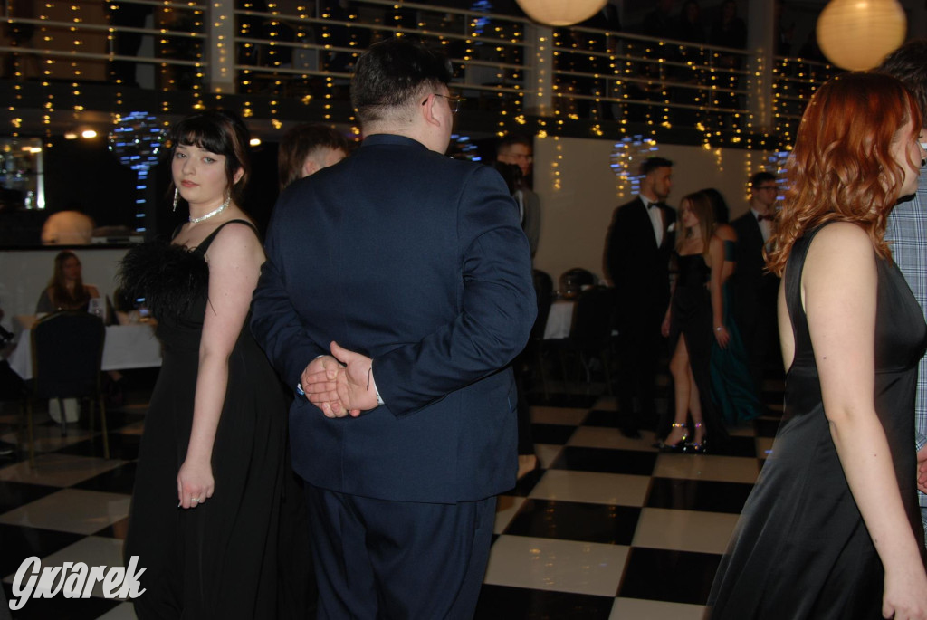 Tarnowskie Góry. Studniówka uczniów Plastyka [FOTO]