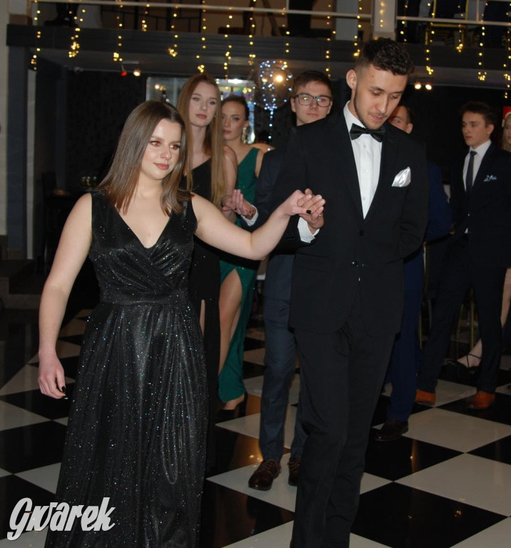 Tarnowskie Góry. Studniówka uczniów Plastyka [FOTO]