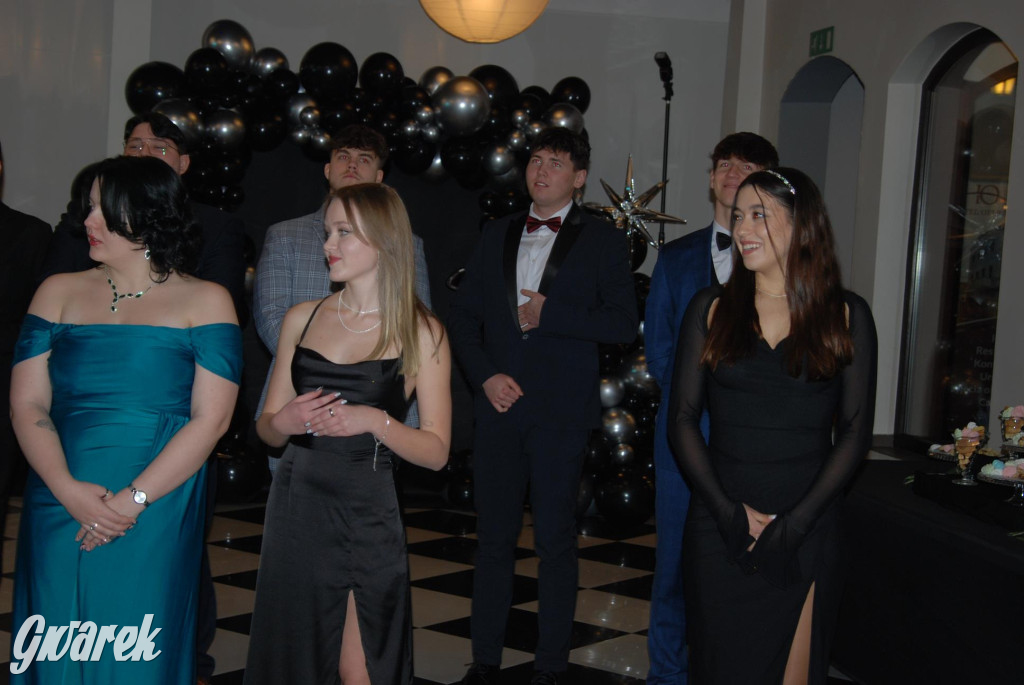 Tarnowskie Góry. Studniówka uczniów Plastyka [FOTO]