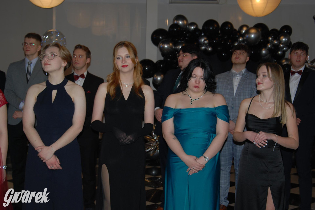 Tarnowskie Góry. Studniówka uczniów Plastyka [FOTO]