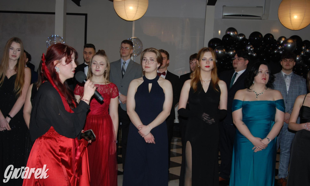 Tarnowskie Góry. Studniówka uczniów Plastyka [FOTO]