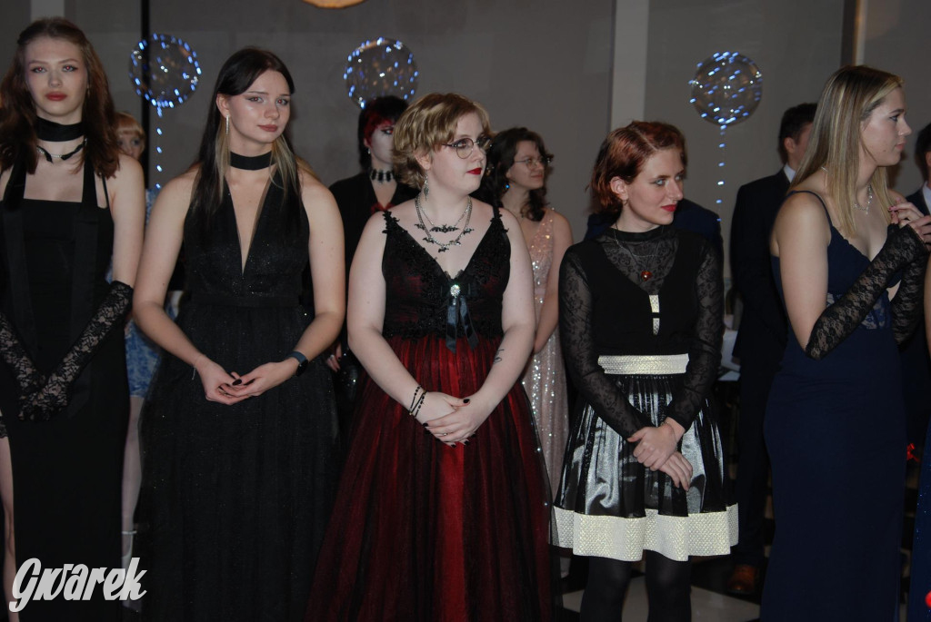 Tarnowskie Góry. Studniówka uczniów Plastyka [FOTO]