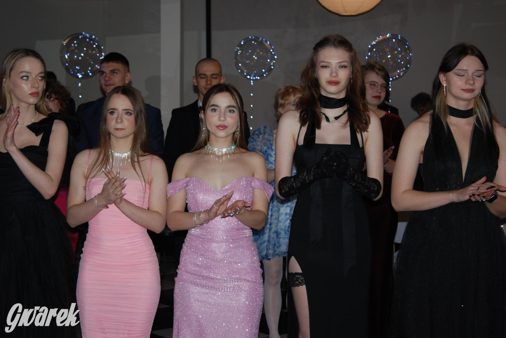 Tarnowskie Góry. Studniówka uczniów Plastyka [FOTO]