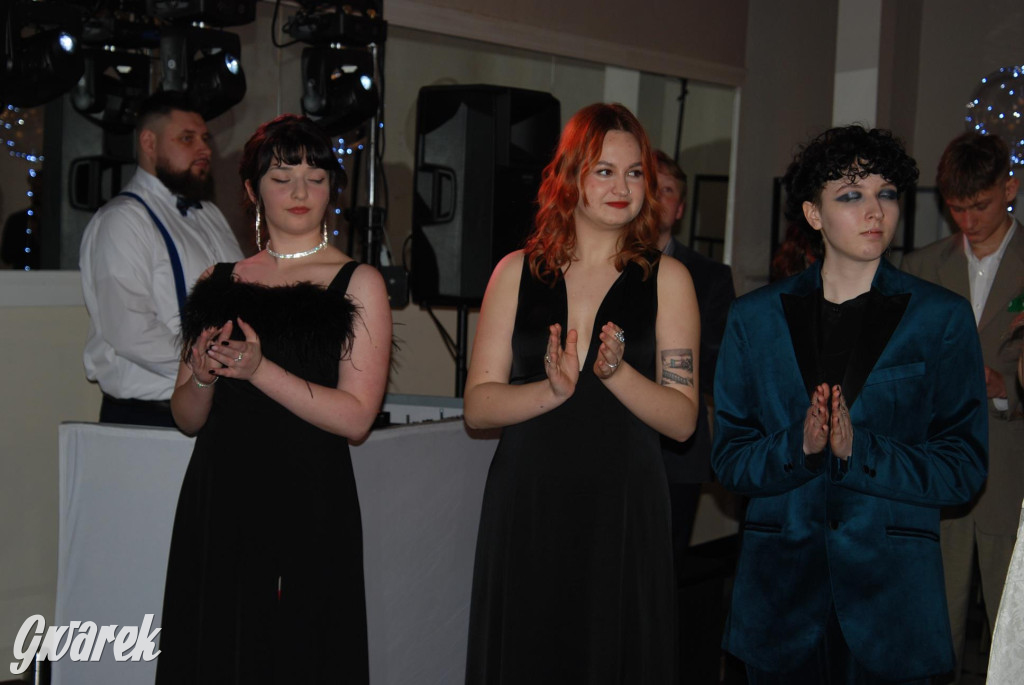 Tarnowskie Góry. Studniówka uczniów Plastyka [FOTO]