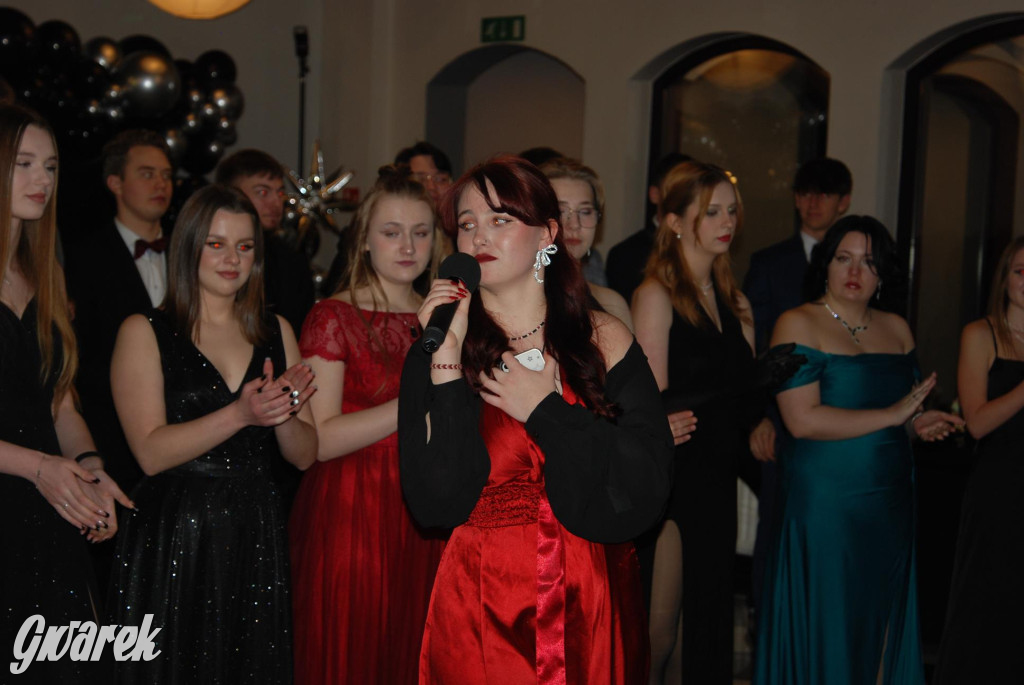 Tarnowskie Góry. Studniówka uczniów Plastyka [FOTO]