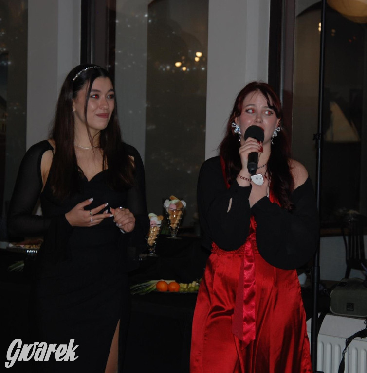 Tarnowskie Góry. Studniówka uczniów Plastyka [FOTO]