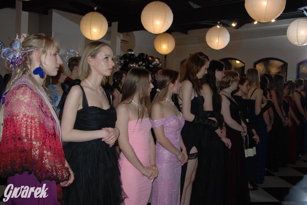 Tarnowskie Góry. Studniówka uczniów Plastyka [FOTO]