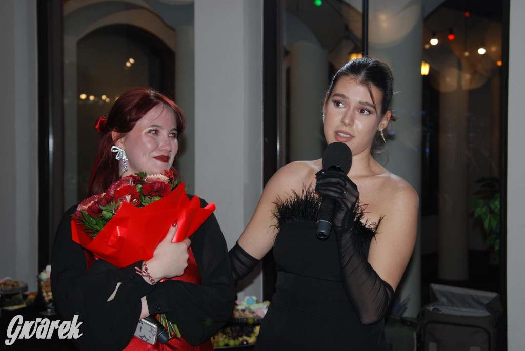 Tarnowskie Góry. Studniówka uczniów Plastyka [FOTO]