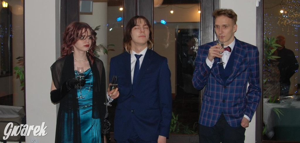 Tarnowskie Góry. Studniówka uczniów Plastyka [FOTO]