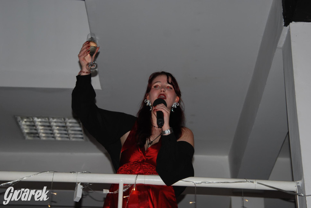 Tarnowskie Góry. Studniówka uczniów Plastyka [FOTO]