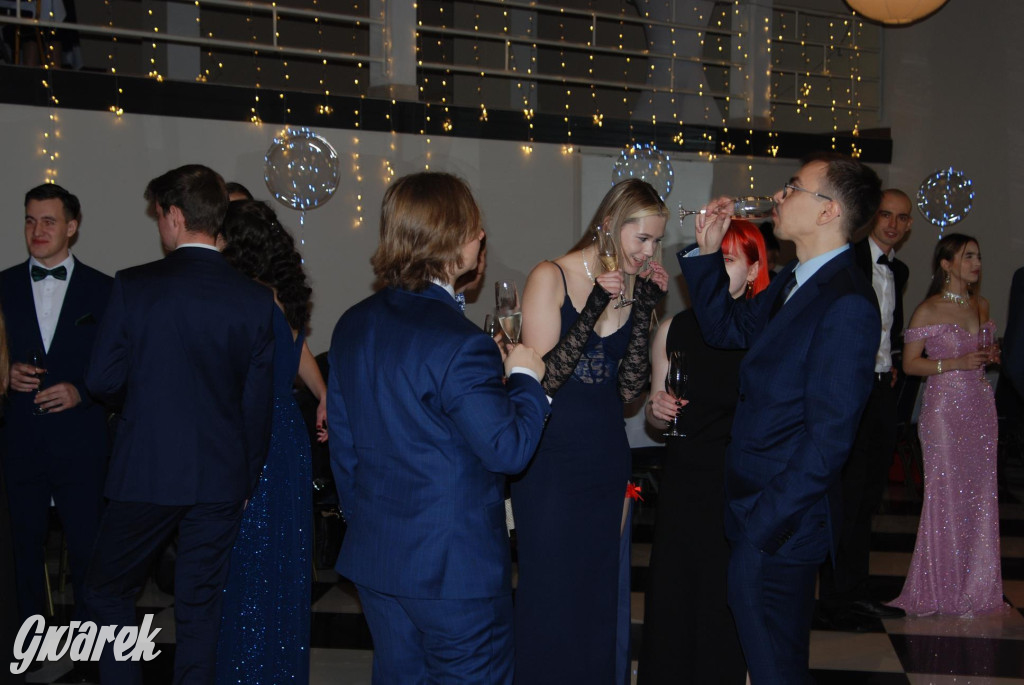 Tarnowskie Góry. Studniówka uczniów Plastyka [FOTO]