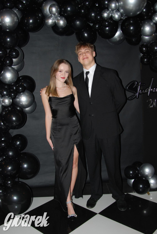 Tarnowskie Góry. Studniówka uczniów Plastyka [FOTO]