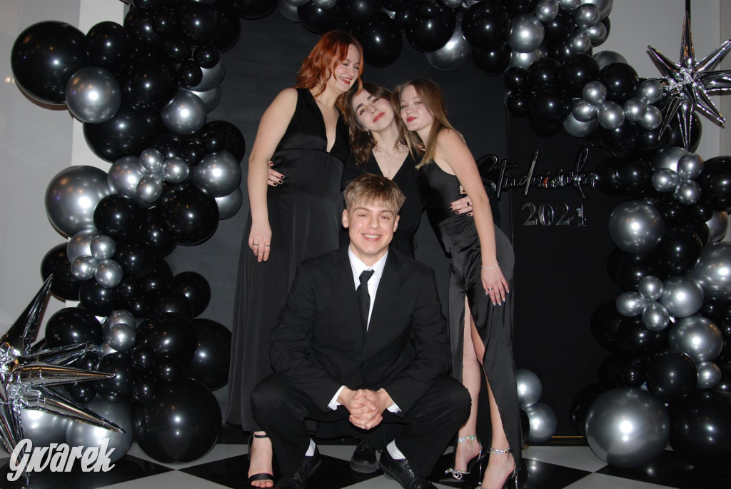 Tarnowskie Góry. Studniówka uczniów Plastyka [FOTO]