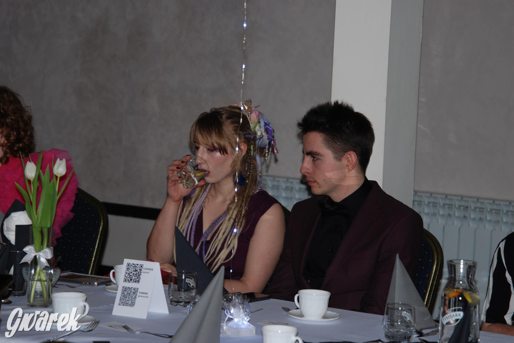 Tarnowskie Góry. Studniówka uczniów Plastyka [FOTO]