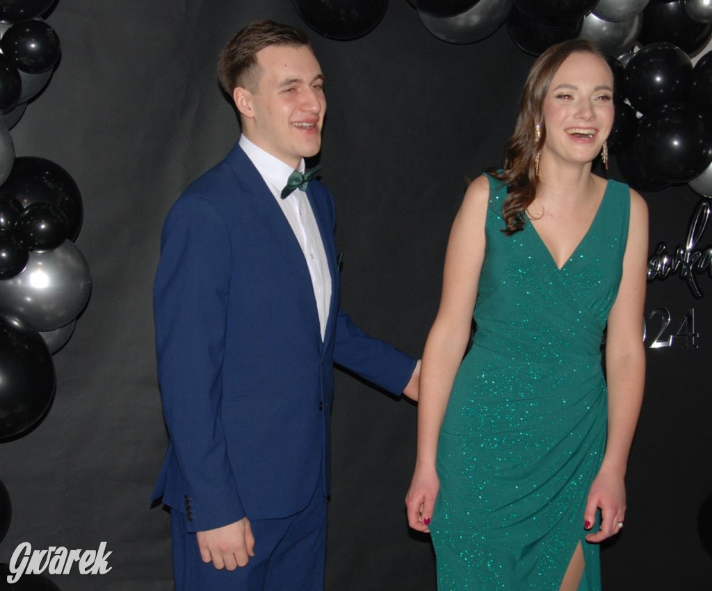 Tarnowskie Góry. Studniówka uczniów Plastyka [FOTO]