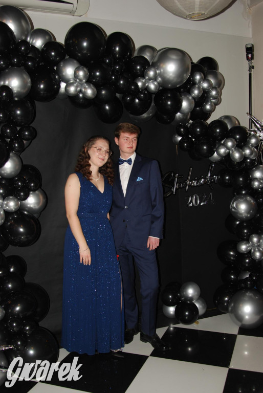 Tarnowskie Góry. Studniówka uczniów Plastyka [FOTO]