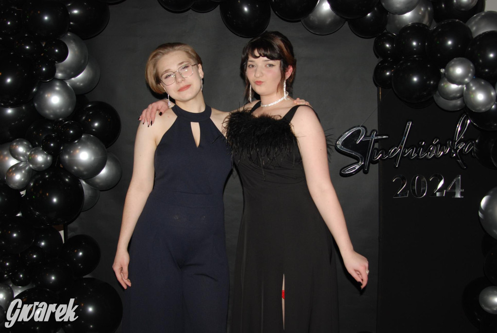 Tarnowskie Góry. Studniówka uczniów Plastyka [FOTO]