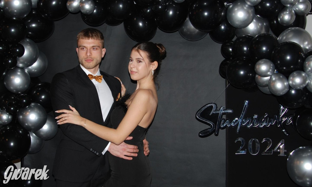 Tarnowskie Góry. Studniówka uczniów Plastyka [FOTO]