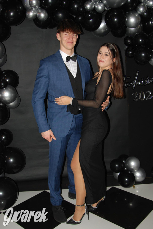 Tarnowskie Góry. Studniówka uczniów Plastyka [FOTO]