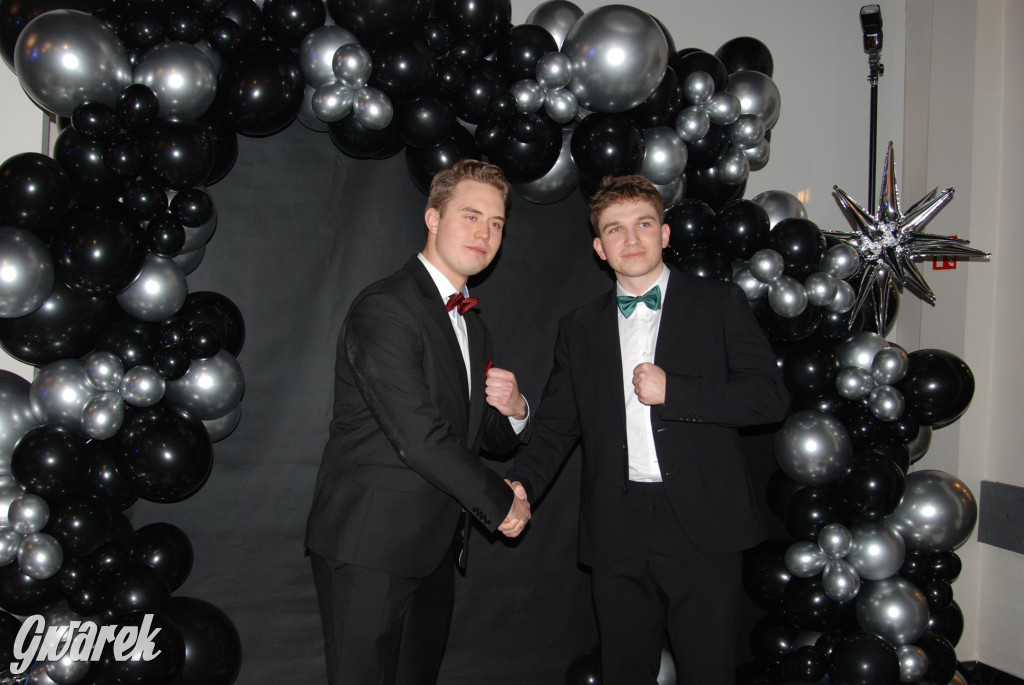 Tarnowskie Góry. Studniówka uczniów Plastyka [FOTO]