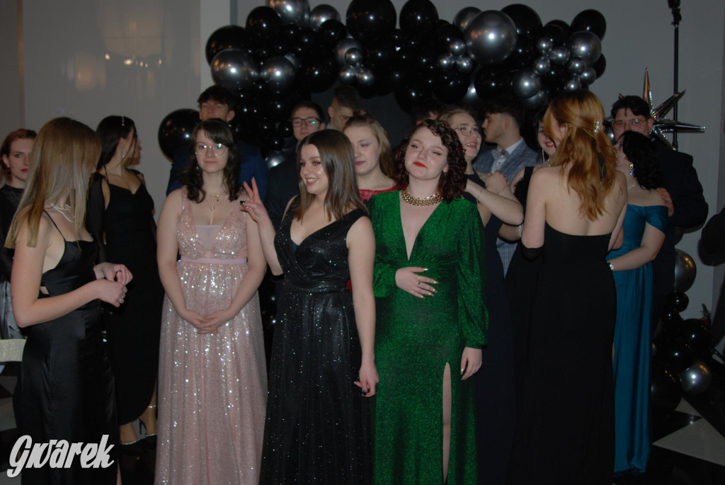 Tarnowskie Góry. Studniówka uczniów Plastyka [FOTO]