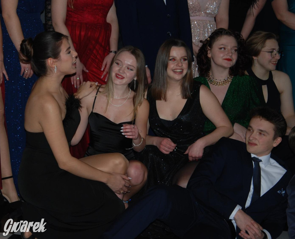 Tarnowskie Góry. Studniówka uczniów Plastyka [FOTO]