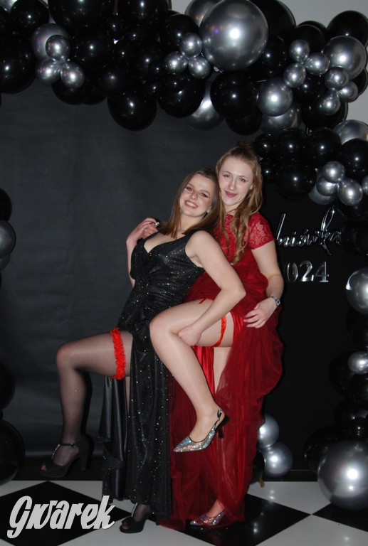 Tarnowskie Góry. Studniówka uczniów Plastyka [FOTO]