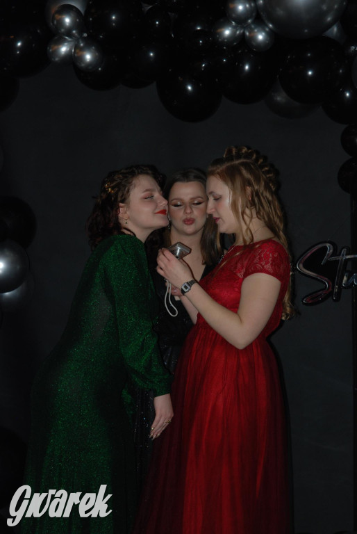 Tarnowskie Góry. Studniówka uczniów Plastyka [FOTO]