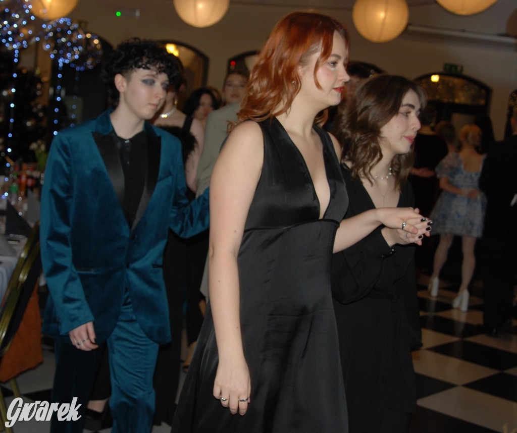 Tarnowskie Góry. Studniówka uczniów Plastyka [FOTO]